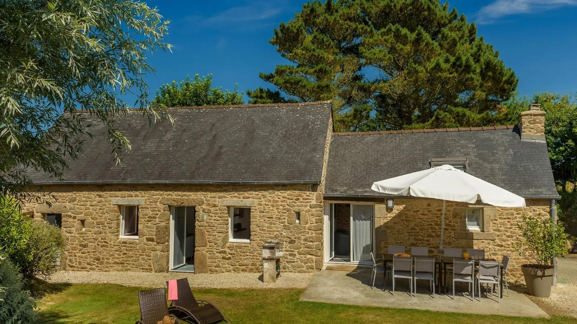 Peaceful Holiday Home In Plouguin With Indoor Pool