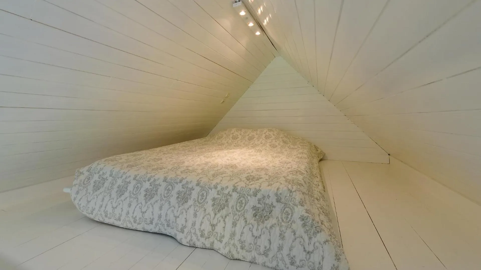 Peaceful Holiday Home In Plouguin With Indoor Pool